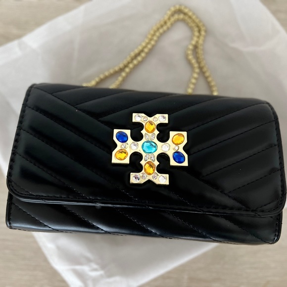 Fashion leather purse with gold chain - Picture 1 of 3